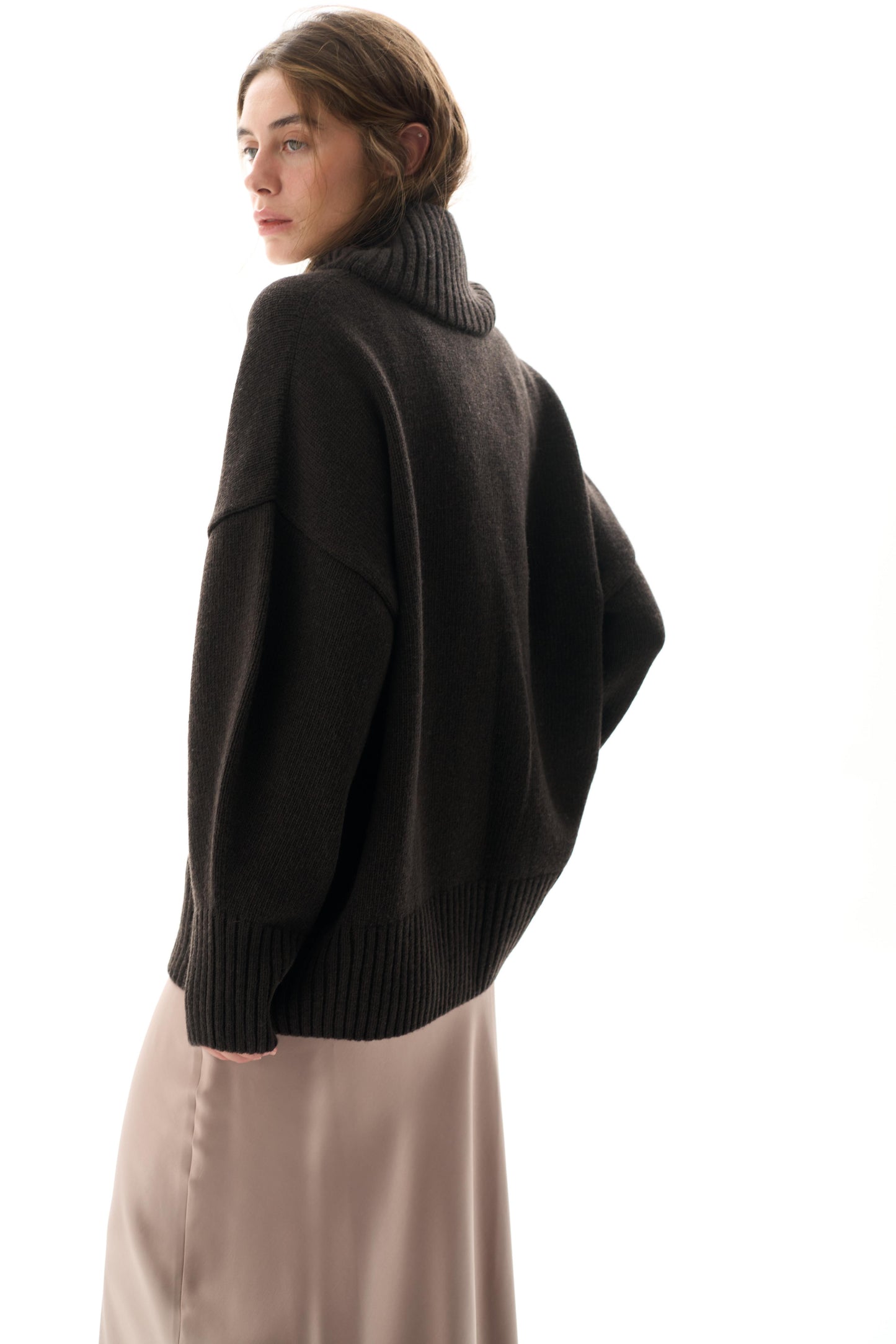 ВОВНЯНИЙ СВЕТР MELLOW