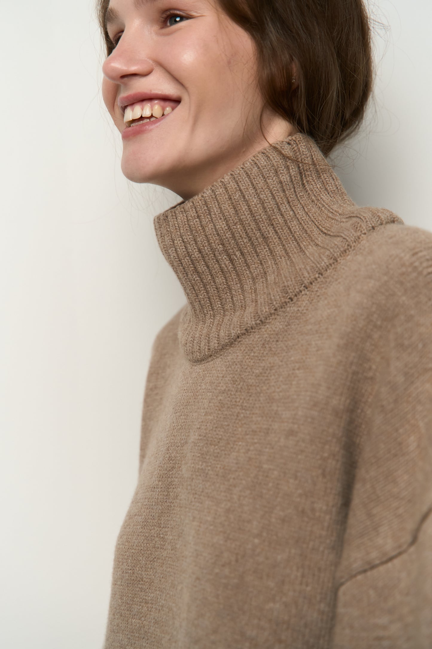 ВОВНЯНИЙ СВЕТР MELLOW